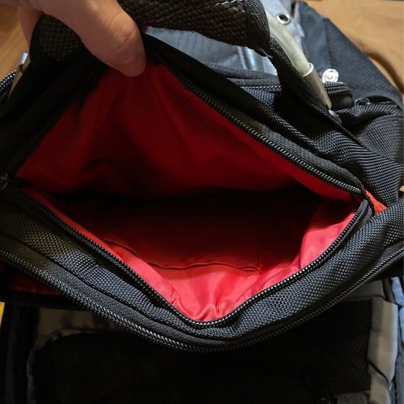 Swissgear Wenger Synergy 16" Laptop Backpack Black Gray Model Used - Picture 6 of 7